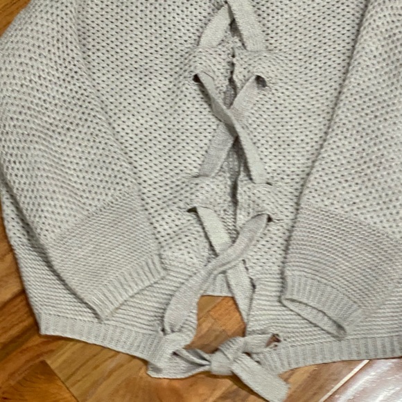 Beautiful Warm Gray Open Back Knit Sweater - Picture 5 of 6